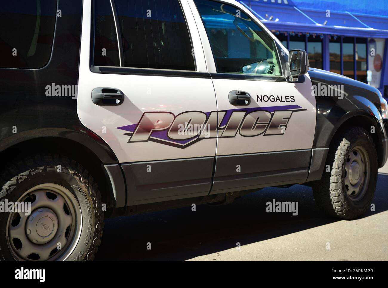 Seite des Polizei-SUV auf Patrouille im Süden Arizonas in der US/mexikanischen Grenzstadt Nogales, AZ, USA Stockfoto