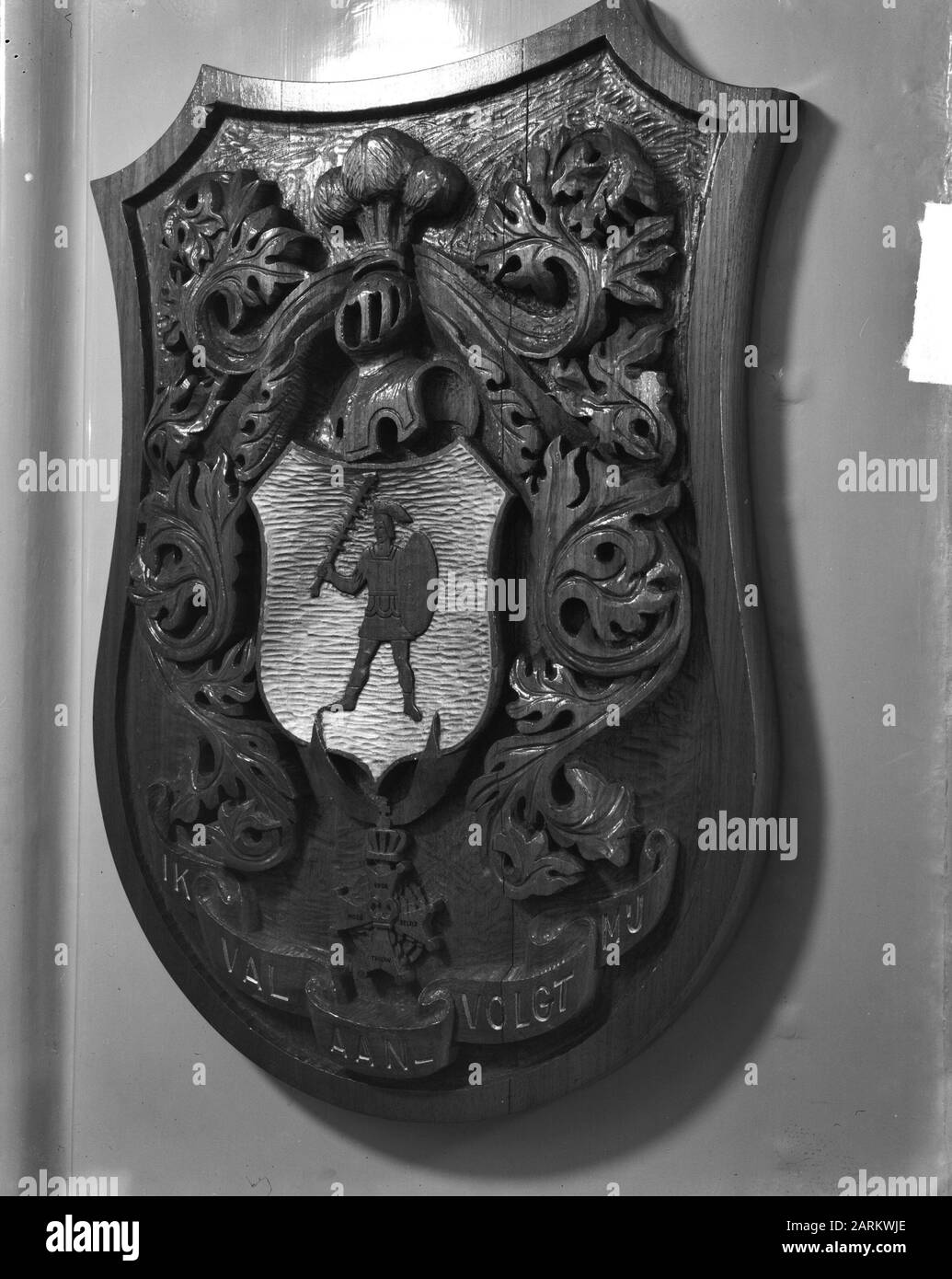 Wappen der Herrn Frau Dan. Karel Doorman Datum: Undatierte Schlüsselwörter: Marine, Schiffe, Schilde Stockfoto