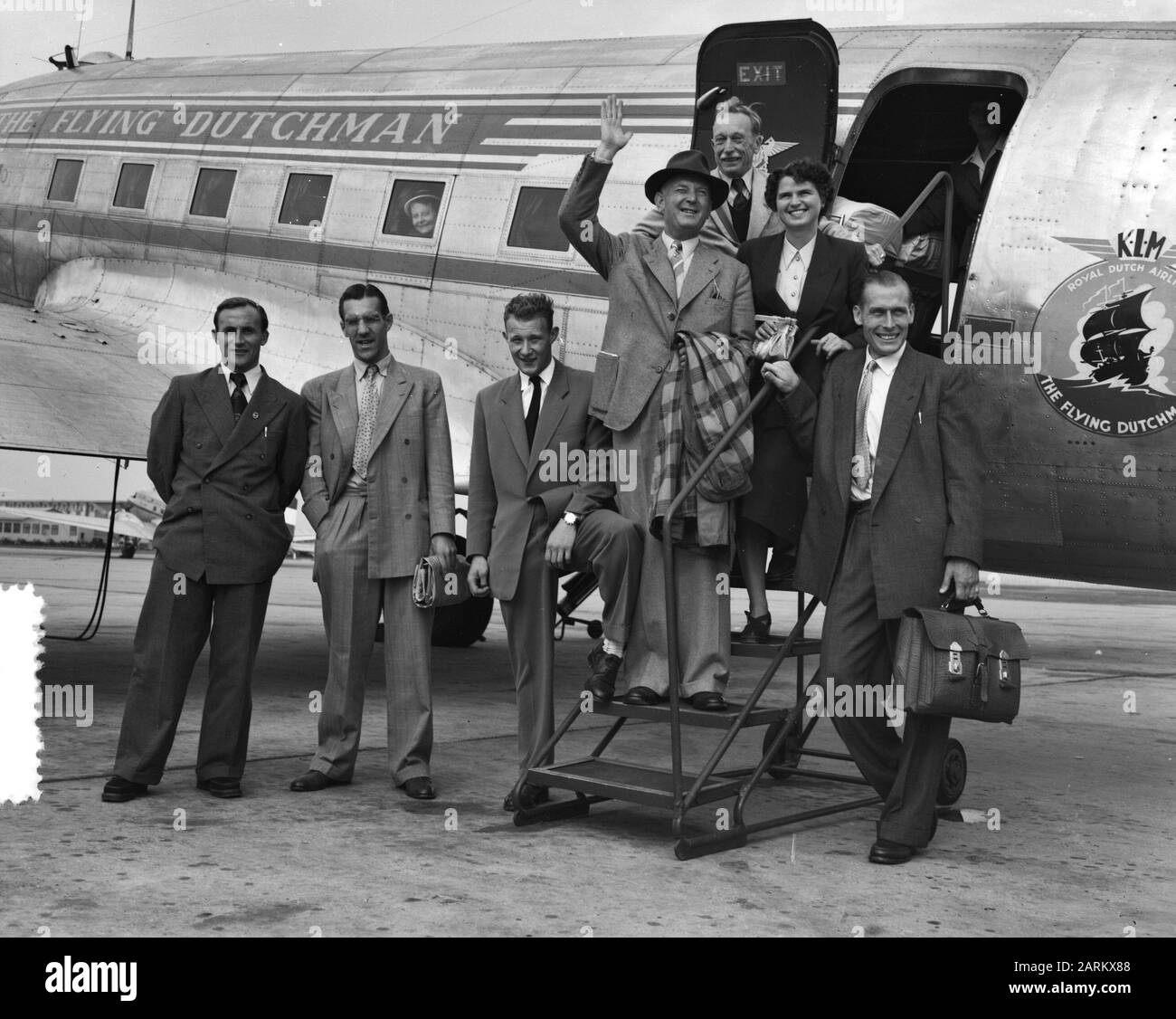 Abfahrt holländische Radfahrer nach Mailand Datum: 24. August 1951 Ort: Mailand Stichwörter: Abfahrt, Radfahrer Stockfoto