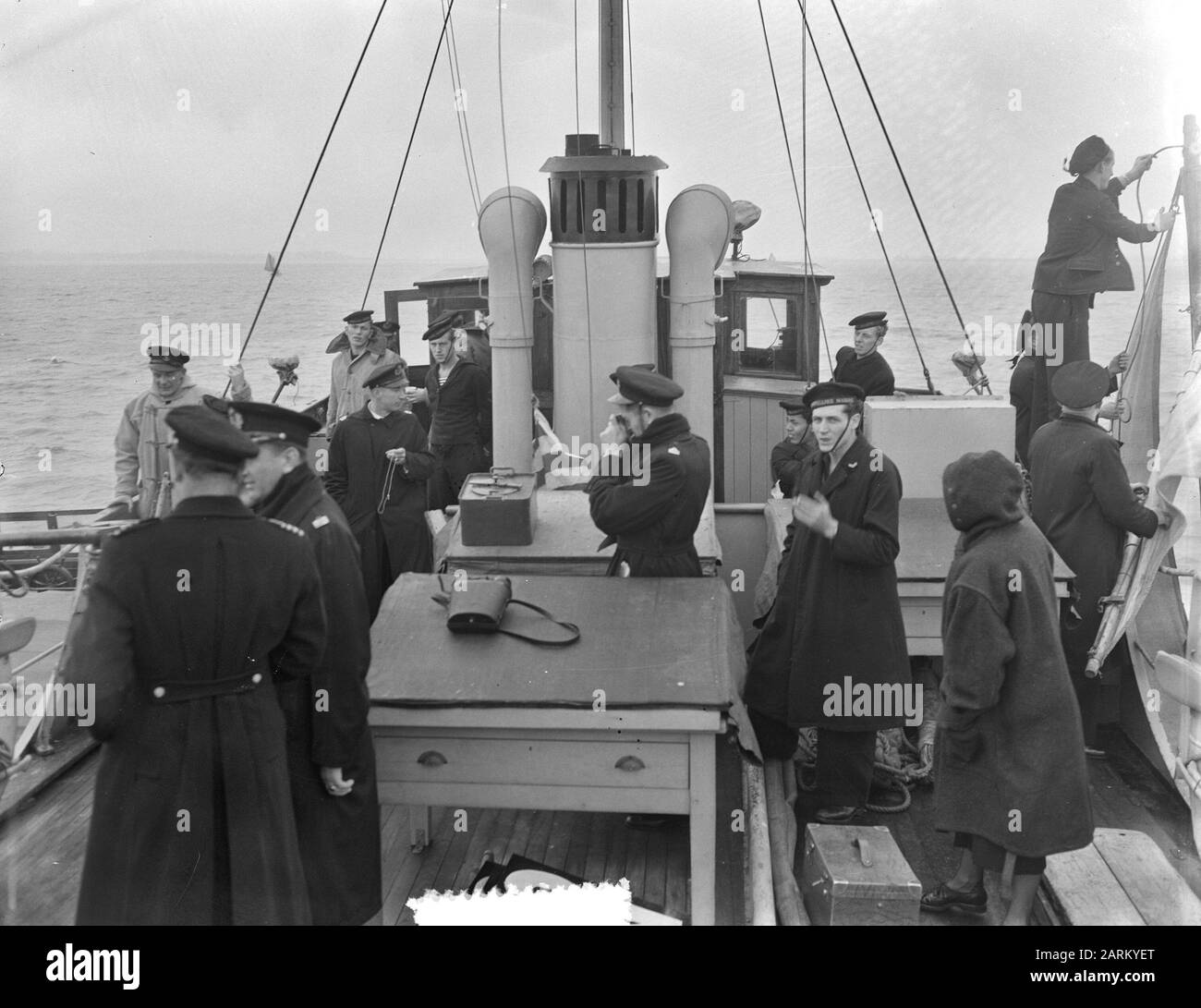 Royal Navy Navy SEAL Competition Colonel Bax Datum: 24. Oktober 1952 Schlüsselwörter: Marine, Segeln Matches persönlicher Name: Colonel Bax Institution Name: Marine Stockfoto