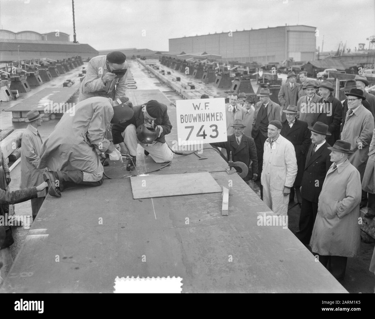 Kiellegging für neue Walfänger bei Wilton Fijenoord Datum: 3. November 1953 Schlagwörter: Walfänger Institutionenname: Wilton-Fijenoord Stockfoto