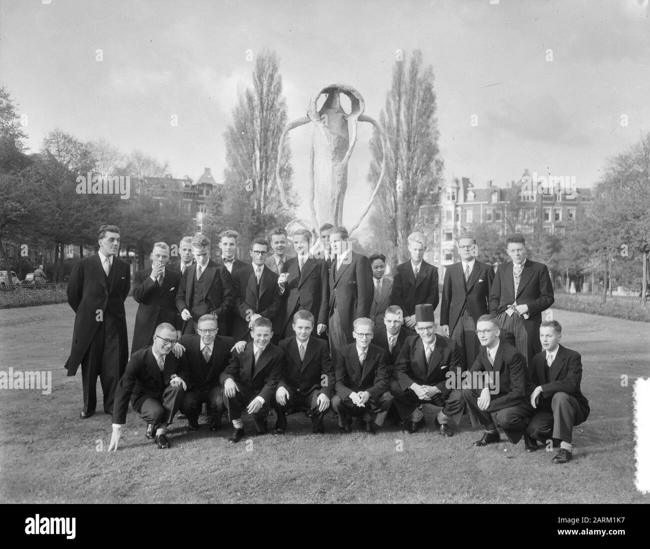 Studenten stellen Bild auf Valeriusplein Datum: 6. November 1953 Schlüsselwörter: Orte, STUDENTEN, Bilder Stockfoto