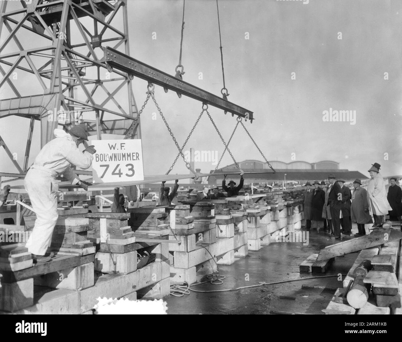 Kiellegging für neue Walfänger bei Wilton Fijenoord Datum: 3. November 1953 Schlagwörter: Walfänger Institutionenname: Wilton-Fijenoord Stockfoto