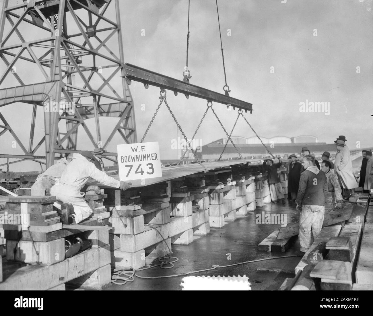 Kiellegging für neue Walfänger bei Wilton Fijenoord Datum: 3. November 1953 Schlagwörter: Walfänger Institutionenname: Wilton-Fijenoord Stockfoto