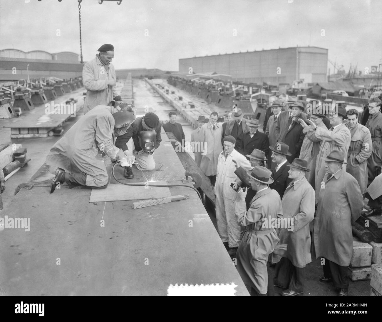 Kiellegging für neue Walfänger bei Wilton Fijenoord Datum: 3. November 1953 Schlagwörter: Walfänger Institutionenname: Wilton-Fijenoord Stockfoto