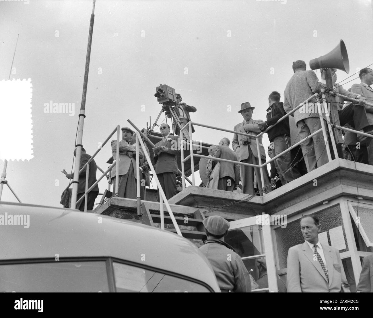 Großer Preis der Niederlande Zandvoort, Prins Bernhard auf dem Platz Datum: 19. Juni 1955 Ort: Noord-Holland, Zandvoort persönlicher Name: Bernhard, Prinz, großer Preis der Niederlande Stockfoto