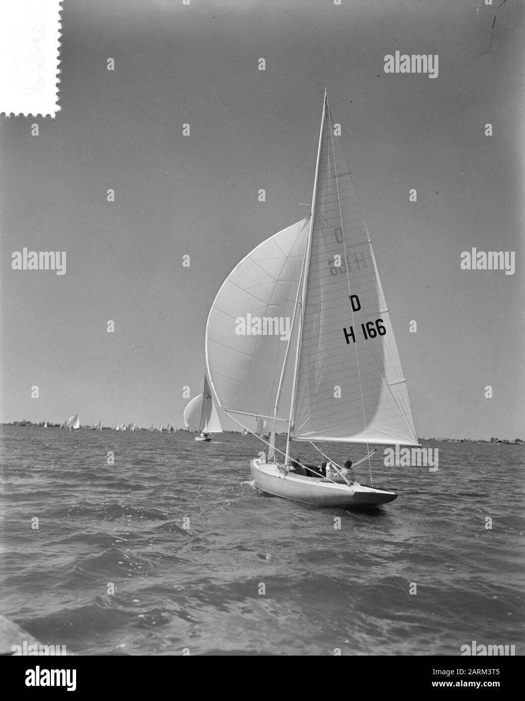 Segeln Brasemermeer. Dragon Date: May 27, 1956 Ort: Braassemermeer Keywords: Sails Stockfoto