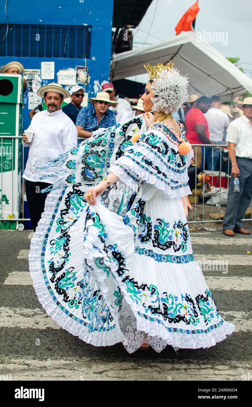 Szene auf dem sehr beliebten Mil Polleras Festival, das am Januar in Las Tablas in Panama gefeiert wurde Stockfoto