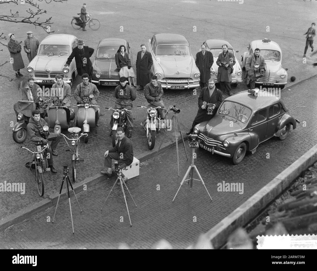 Equipe von Anefo zum bevorstehenden Staatsbesuch Datum: 21. März 1958 Stichwörter: Equipes, Staat besucht Institution Name: Anefo Stockfoto