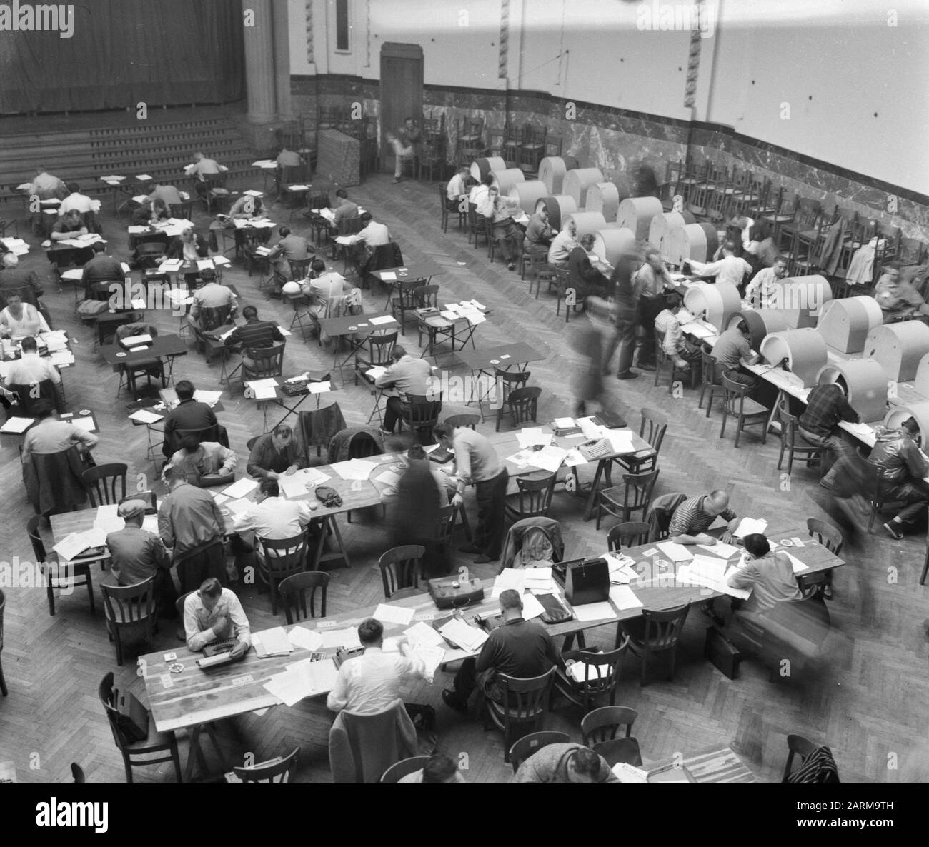 Tour de France. Übersicht über die Pressehallen, in denen Journalisten ihre Geschichten vorbereiten Datum: 1. Juli 1959 Stockfoto