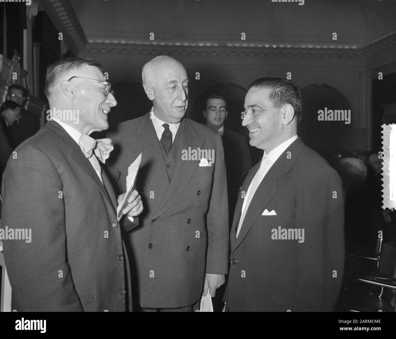 Preis von M. Nijhofprijs von Prins Bernhardfonds Datum: 26. Januar 1960 Schlüsselwörter: Anefo Award Institutionenname: Prins Bernhard Fonds Stockfoto