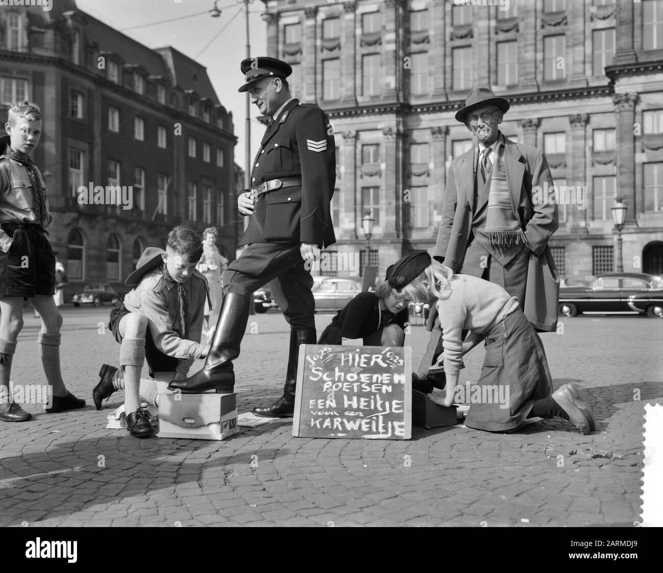 Heitje für eine Schore. April 1960 Staudamm, Amsterdam (Niederlande); Stockfoto