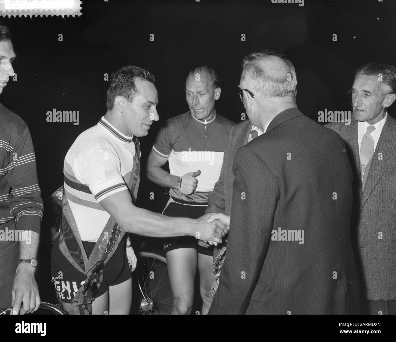 Internationaler Radrennen großer Preis von Amsterdam Datum: 23. Juni 1960 Schlagwörter: Radrennen persönlicher Name: Großer Preis von Amsterdam Stockfoto