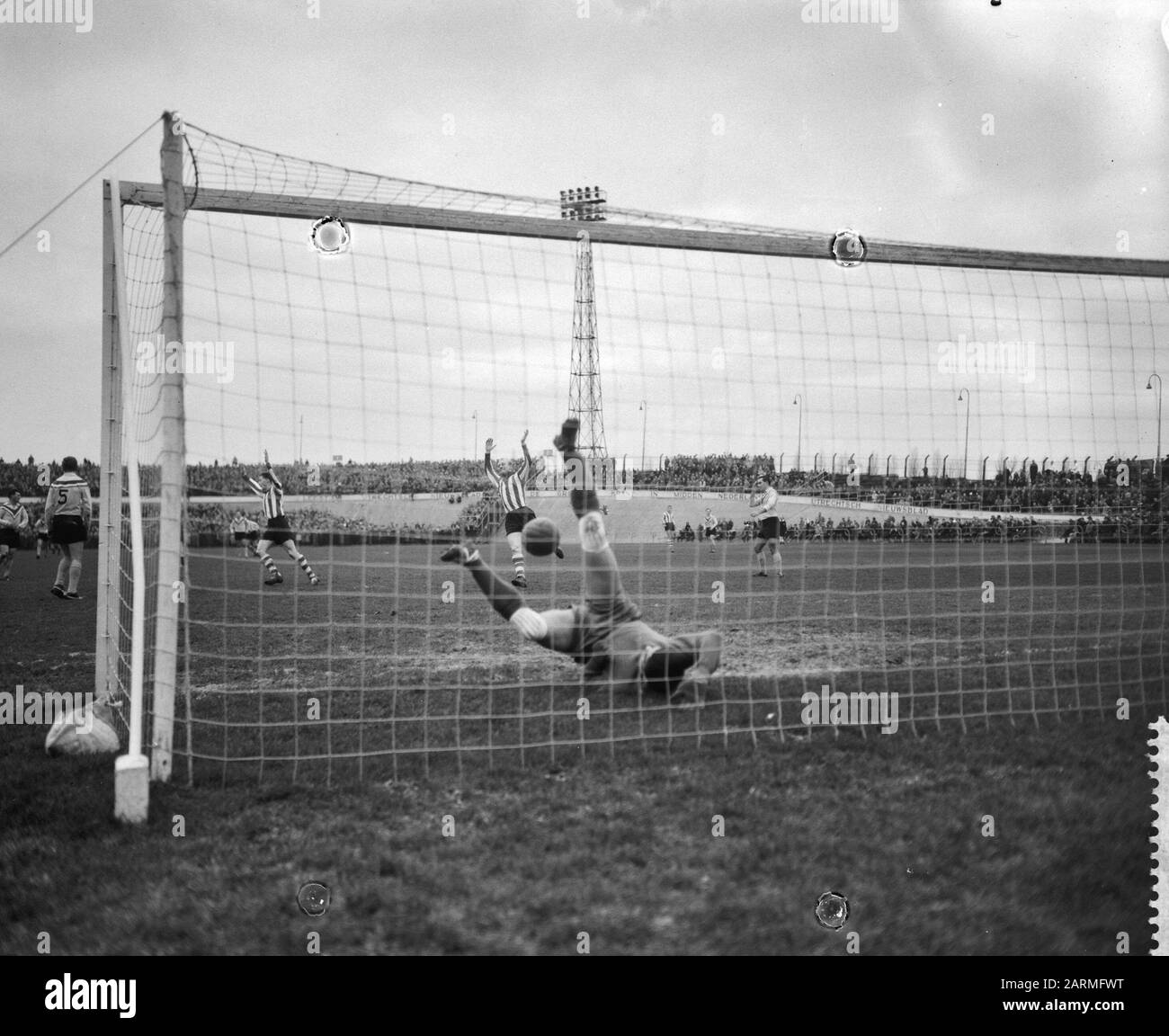 DOS gegen PSV 1-2, erstes PSV-Tordatum: 11. Dezember 1960 Schlagwörter: Tore, Sport, Fußball-Institution Name: PSV Stockfoto