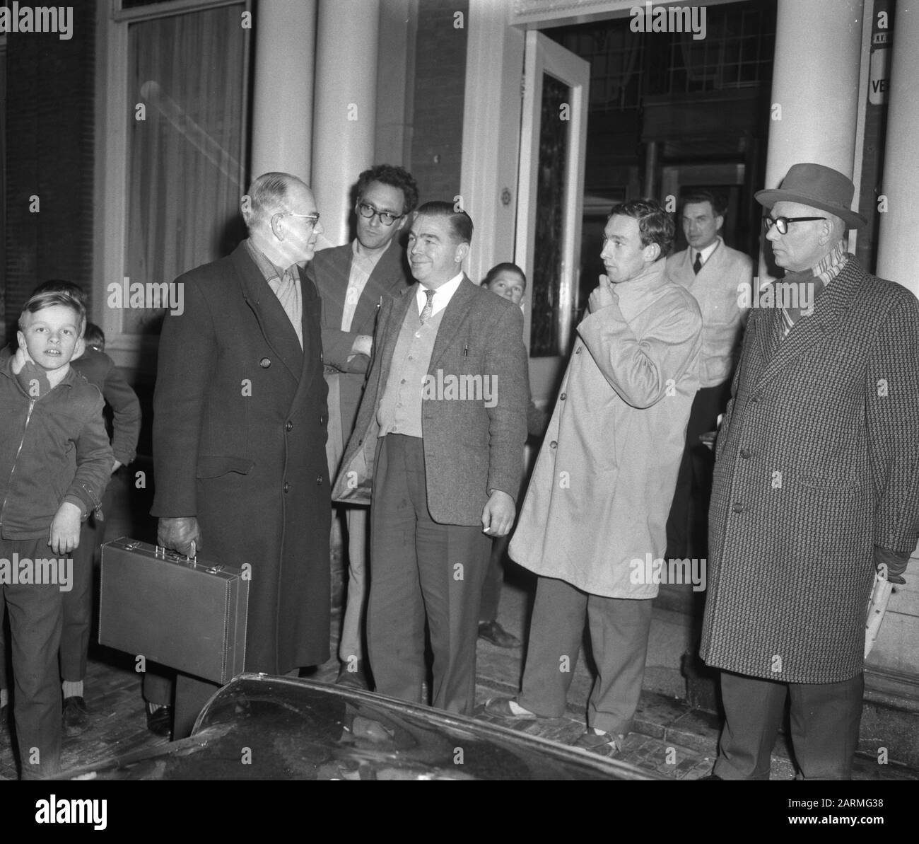 Sitzung des ARP-Klosters in Utrechter nach Kabinettskrise, dem Informateur PROF. De Gaay Fortman verließ Datum: 28. Dezember 1960 Ort: Utrechter Schlüsselwörter: KABINETSCRISIS, Sitzungen Institutioneller Name: ARP Stockfoto