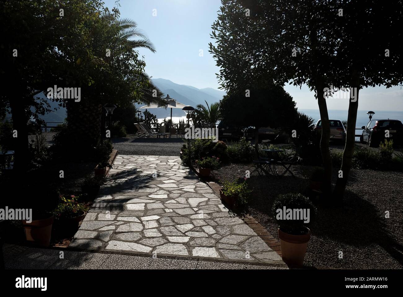 Blick auf den Hügel vom Hotel in Monterosso, Cinque Terre, fünf Dörfer der italienischen Riviera und UNESCO-Weltkulturerbe am Mittelmeer Stockfoto