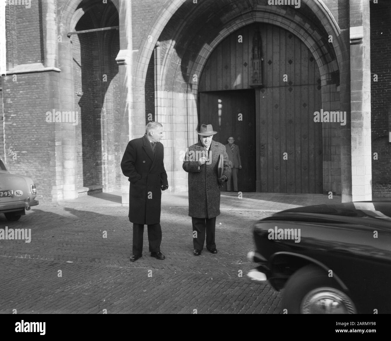 Vorbereitungen für die Einstellung der Prinzessin Wilhelmina, der beiden Hofprediger, ds. G.I.P.A.B. Forgel und ds. J.F. van Berkel Datum: 3. Dezember 1962 Schlagwörter: Vorbereitungen Personenname: DS. G.i.p.a.b. Forgel, Wilhelmina, Prinzessin Stockfoto