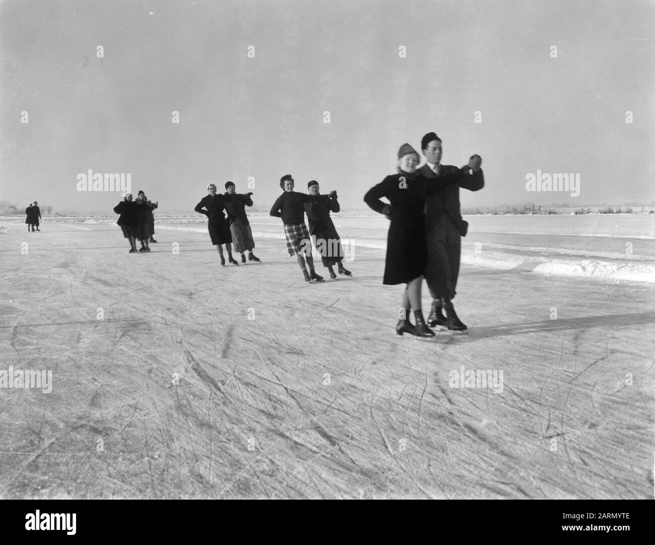 Championärreinigung für Paare in Niedorp. Die Präsentation rund um den Tag: 10. Januar 1963 Ort: Nieuwe Niedorp Stichwörter: CHAMPONIES, SNOVER Stockfoto