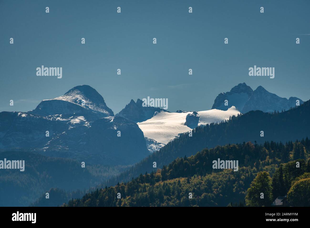 Schöne Aussicht auf den Dachsteingipfel von Altaussee-Steiermark-Österreich Stockfoto