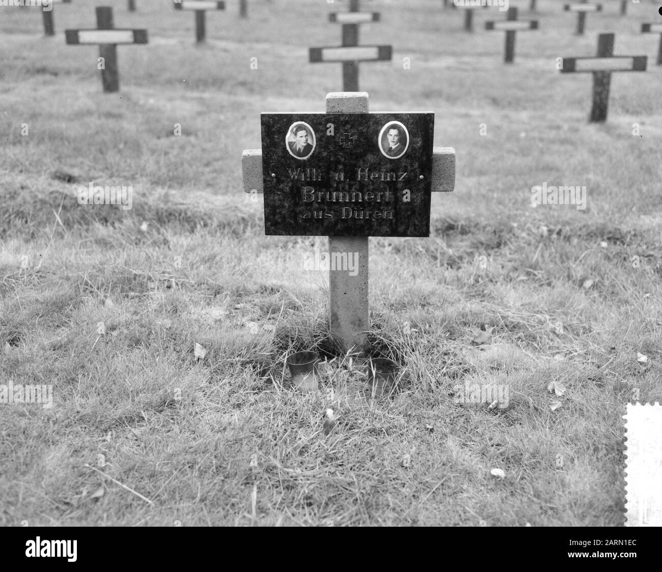 Deutscher Friedhof Ysselsteyn in Limburg-Datum: 18. Juni 1963 Ort: Deutschland, Limburg-Ysselsteyn Schlüsselwörter: Friedhöfe, Kriegsgräberstätten, Zweiter Weltkrieg Stockfoto