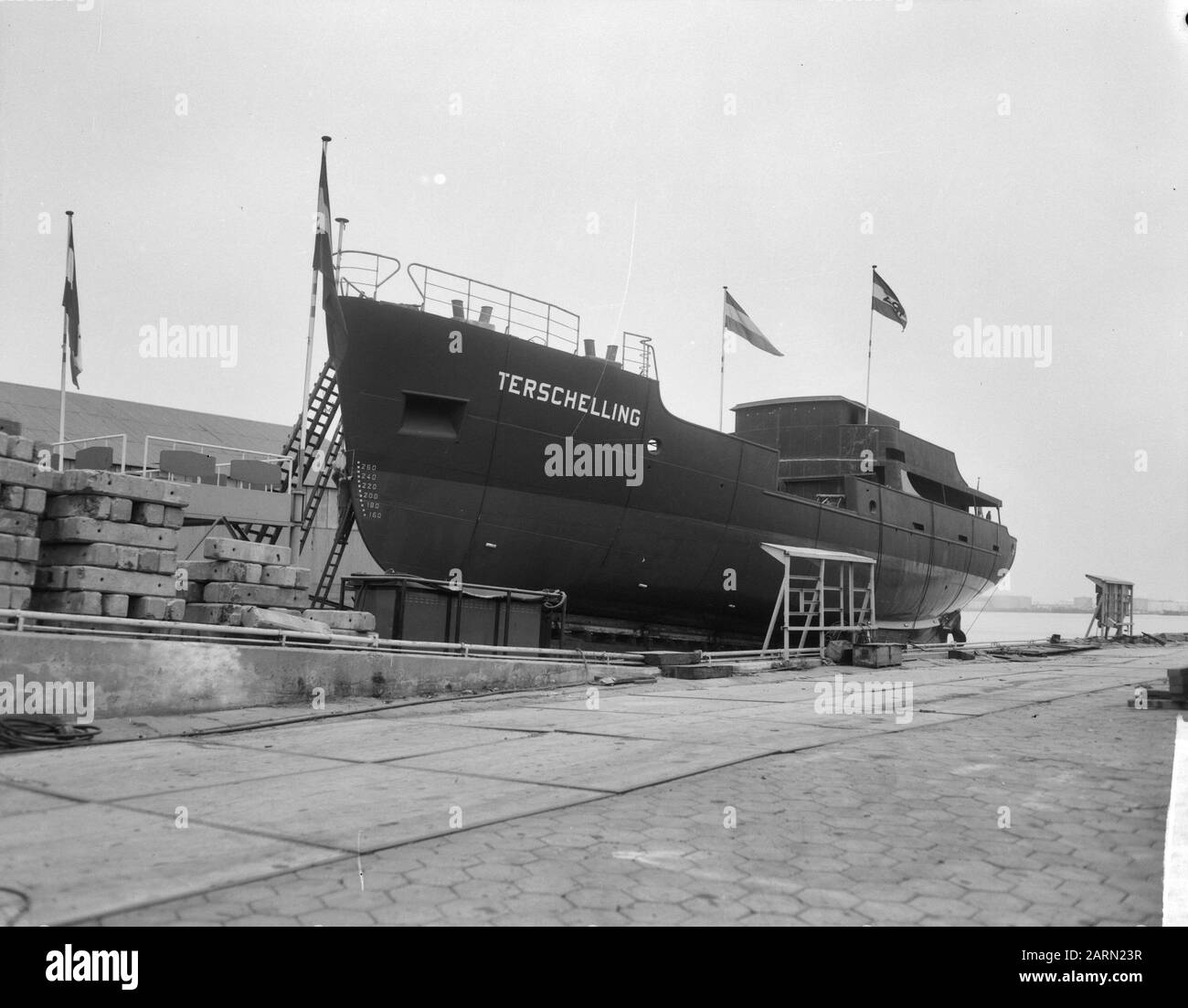 Tewaterlating van de Terschelling Datum: 23. September 1963 Schlagwörter: Schiffbau, Schiffahrt, Schiffe Personenname: Terschelling Stockfoto Tewaterlating van de Terschelling Datum: 23. September 1963 Schlagwörter: Schiffbau, Schiffahrt, Schiffe Personenname: Terschelling Stockfoto