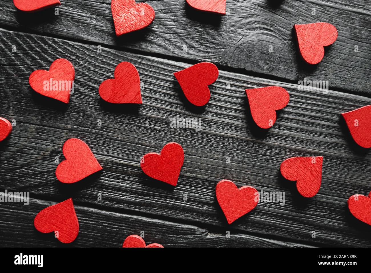 Happy Valentine's Day hearts auf Holz- Hintergrund. Liebe Konzept für Muttertag und Valentinstag. Stockfoto