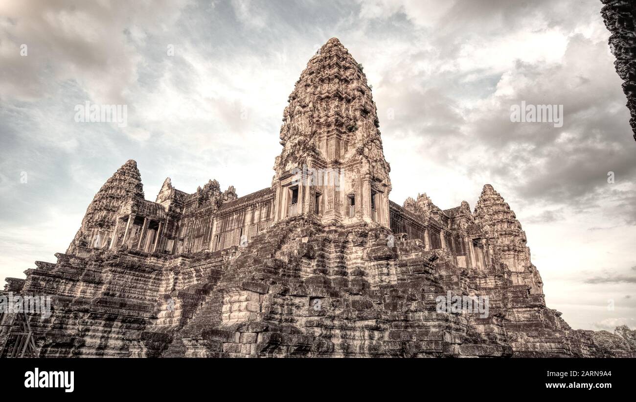Siem Reap Temple Site. Angkor Wat Hindu-Tempelkomplex in Kambodscha reflektiert den Sonnenuntergang. Das größte religiöse Denkmal der Welt. Stockfoto
