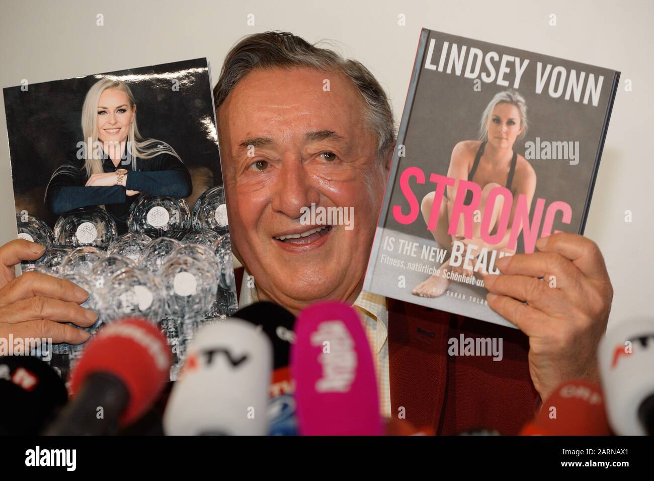 Wien, Österreich. Januar 2020. Richard Lugner kündigte bei einer Pressekonferenz in Lugner City seinen Stargast für den Opernball 2020 in Wien an. Richard Lugner wird am 20. Februar 2020 von Lindsey Vonn zum Opernball begleitet. Kredit:Franz Perc/Alamy Live News Stockfoto