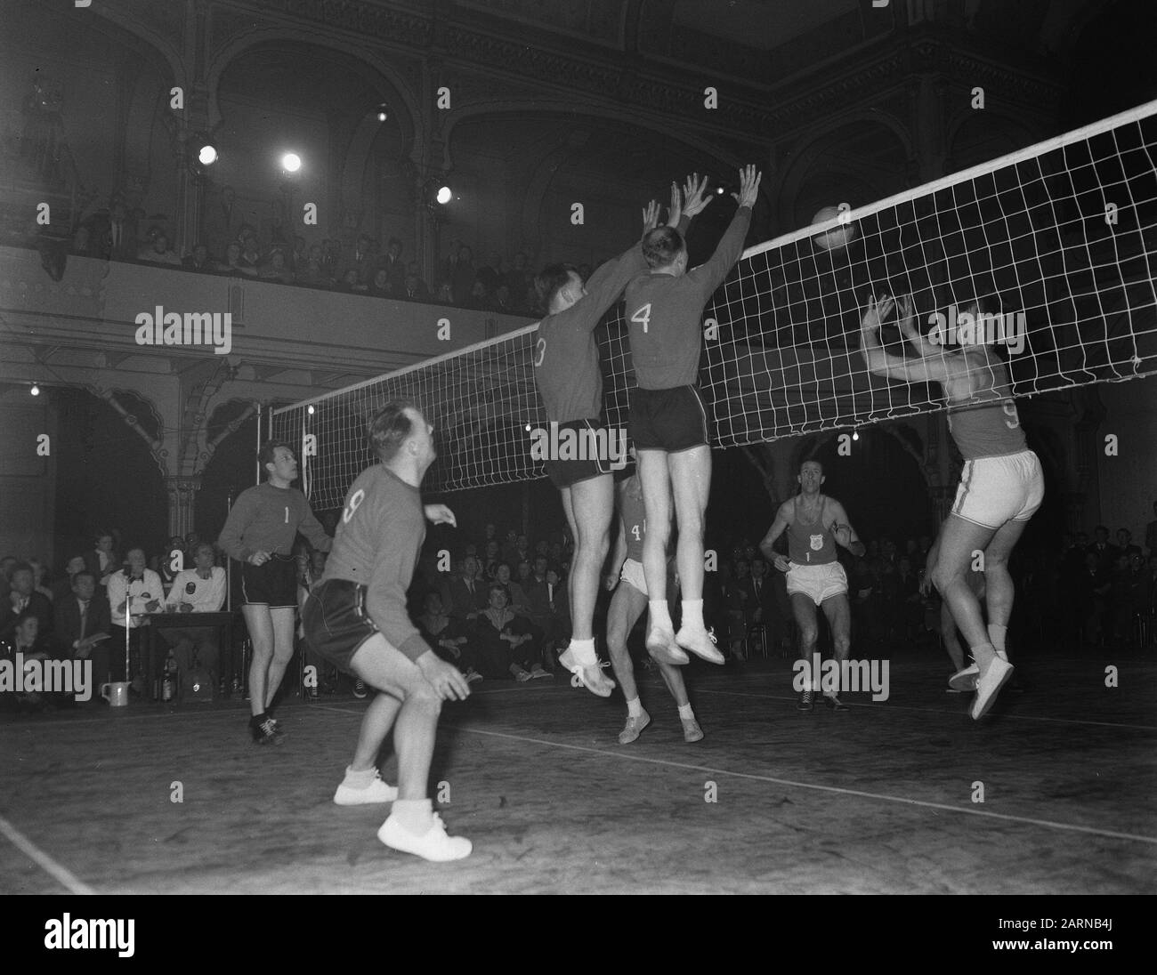Volleybalwestrijd Holland / Belgien Datum: 25. Februar 1956 Standort: Belgien, Holland Personenname: Holland Stockfoto