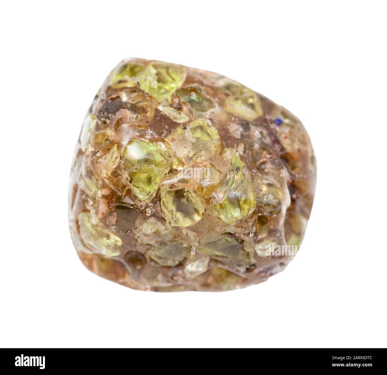 Nahaufnahme der natürlichen Mineralstoffe aus der geologischen Sammlung - vertaumter Chrysolit (Olivine, Peridot) Edelstein isoliert auf weißem Grund Stockfoto