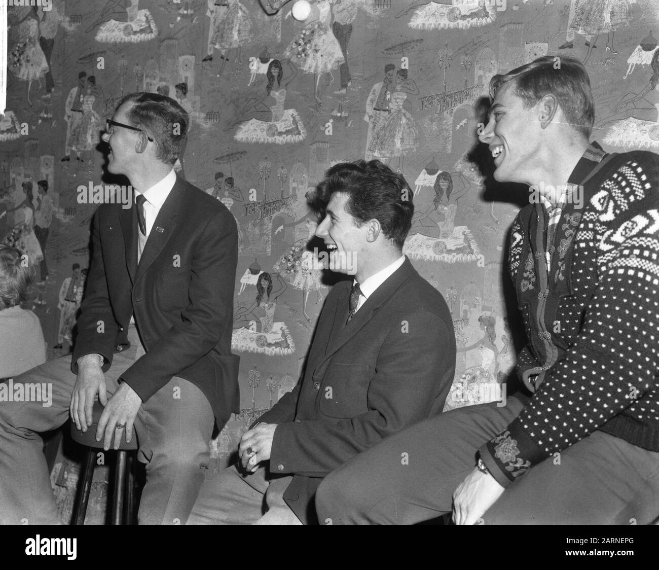 Skating Team im Hotel Centraal in Amsterdam Datum: 28. Dezember 1965 Ort: Amsterdam, Noord-Holland Schlüsselwörter: Kernteams, Skating, Sport Stockfoto