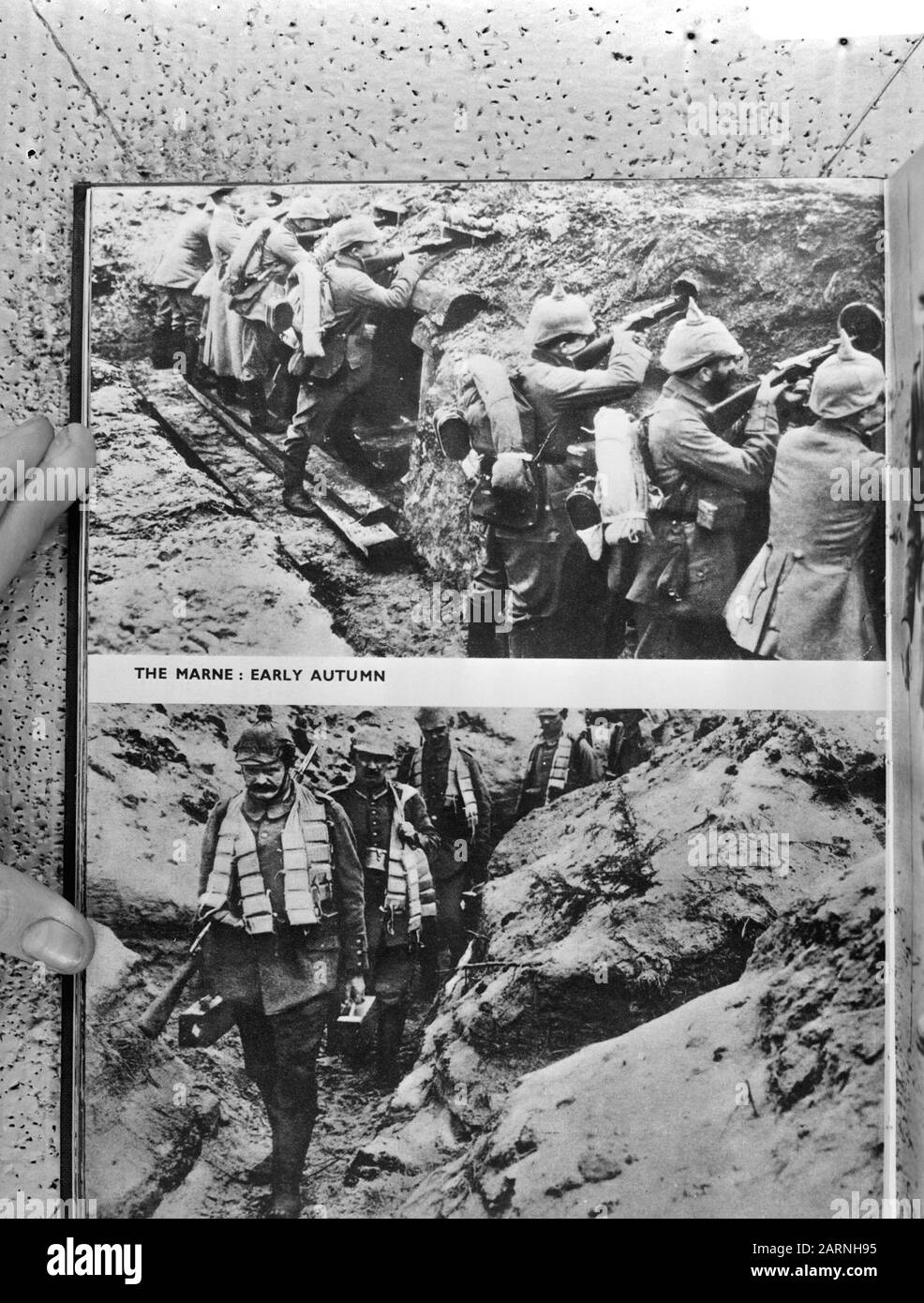 Erster Weltkrieg, deutsche Soldaten in Schützengräben an der Marne Datum: 17. Januar 1973 Standort: Frankreich, Marne-Schlüsselwörter: Erster Weltkrieg, Schützengräben, Soldaten Stockfoto