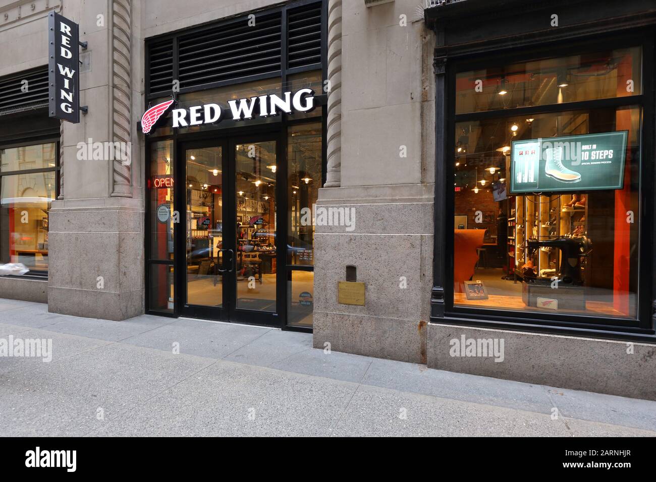 Red Wing, 11 Pennsylvania Plaza, New York, NYC Foto von einem Schuhgeschäft in Midtown Manhattan Stockfoto