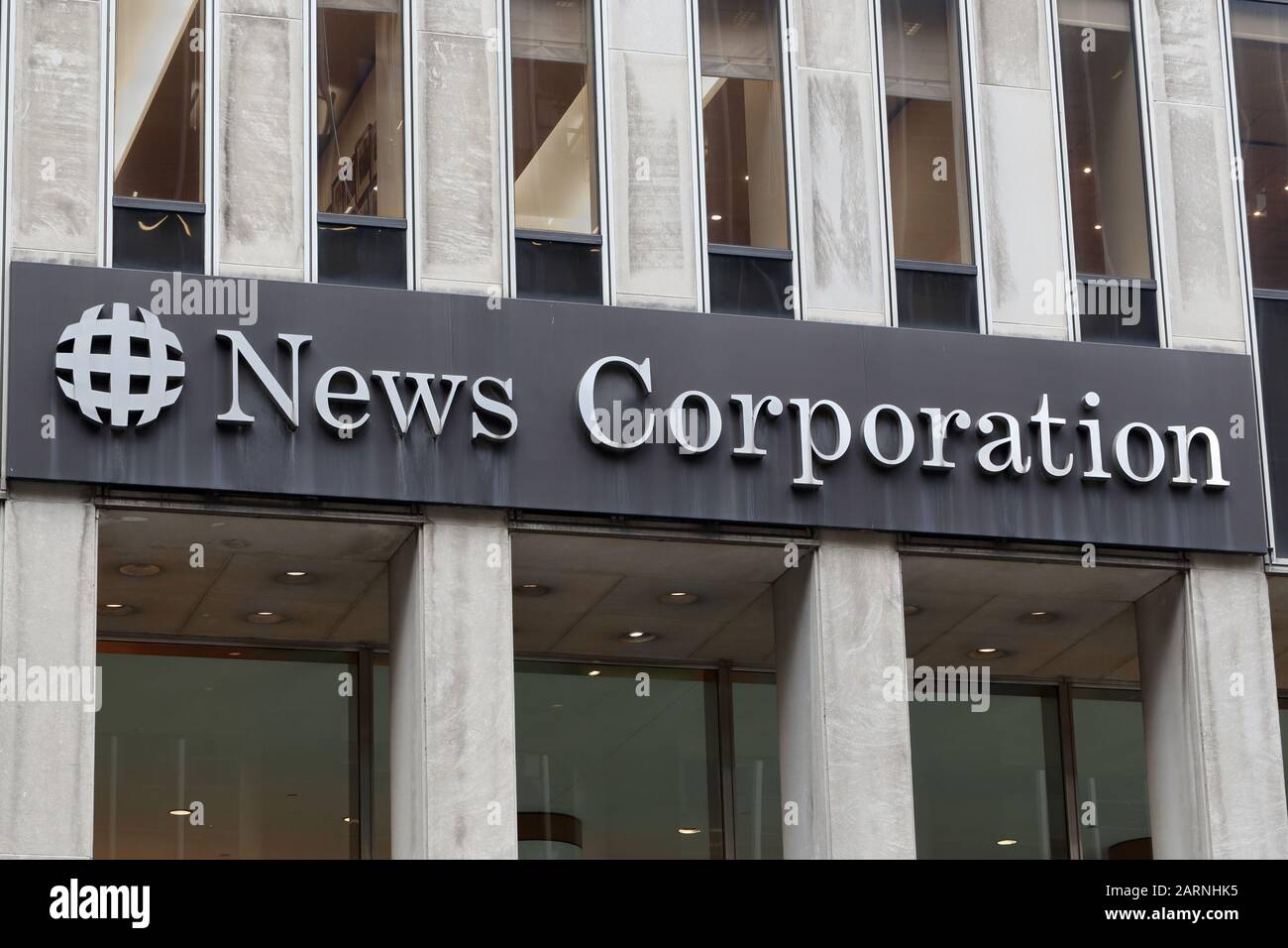 Das Logo der News Corporation auf ihrem Hauptsitz in New York, NY Stockfoto