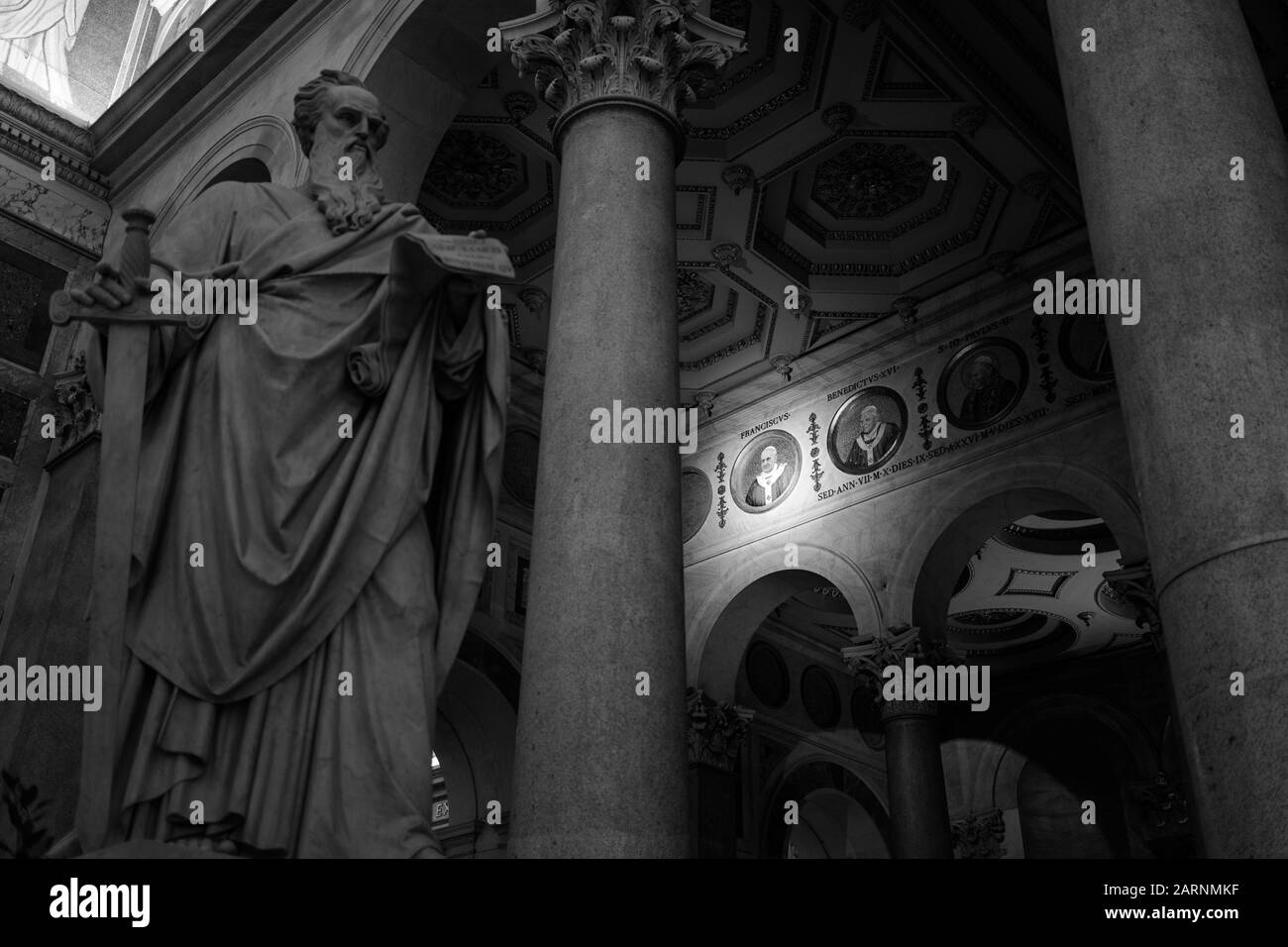 ROM, Italien - 3. Januar 2020: Mosaik von Papst Franziskus in der Basilika Sankt Paul Vor den Wänden, in Rom. Stockfoto