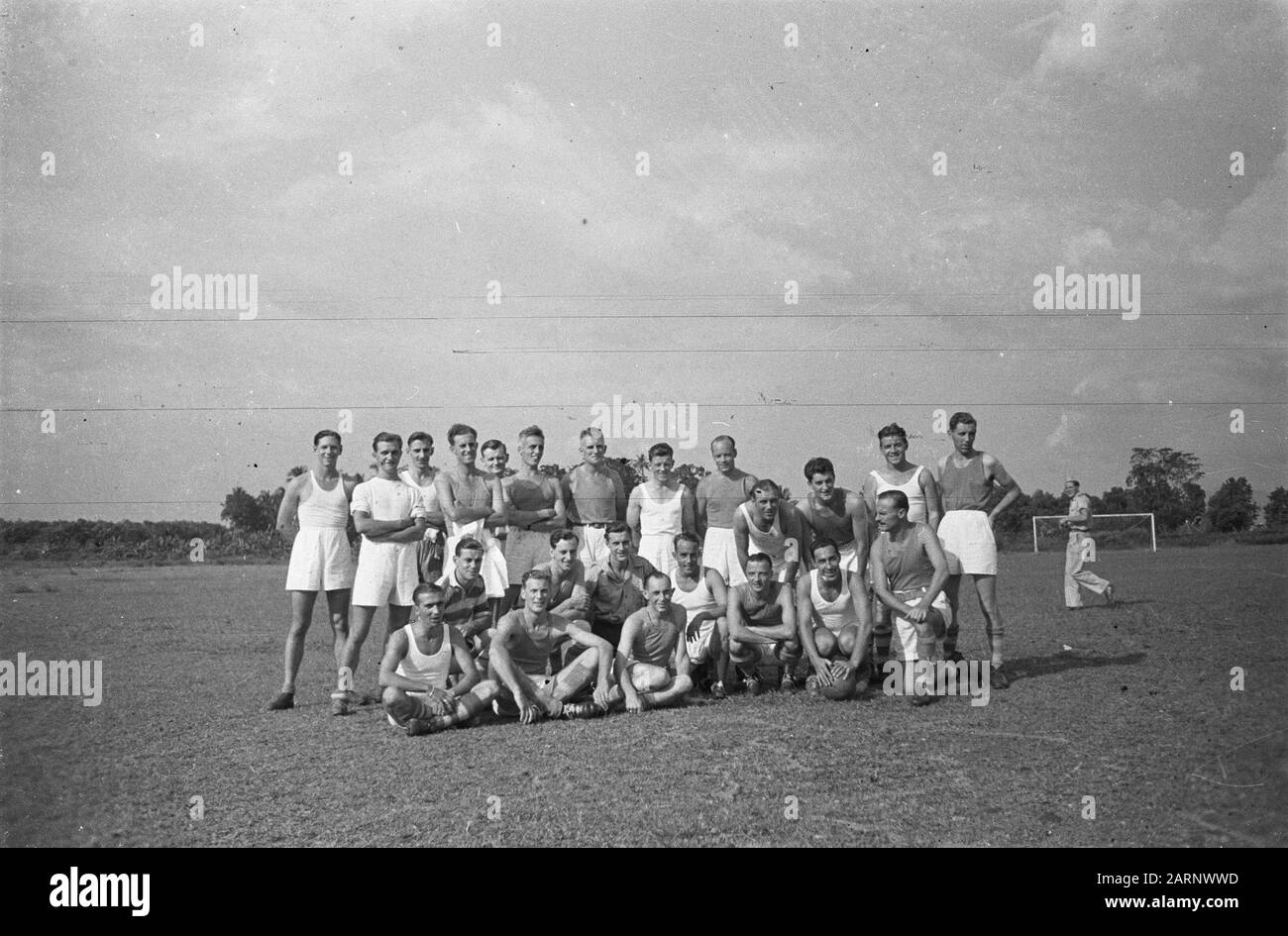 Football Team Datum: 1947 Ort: Indonesien, Niederländische Ostindien Stockfoto