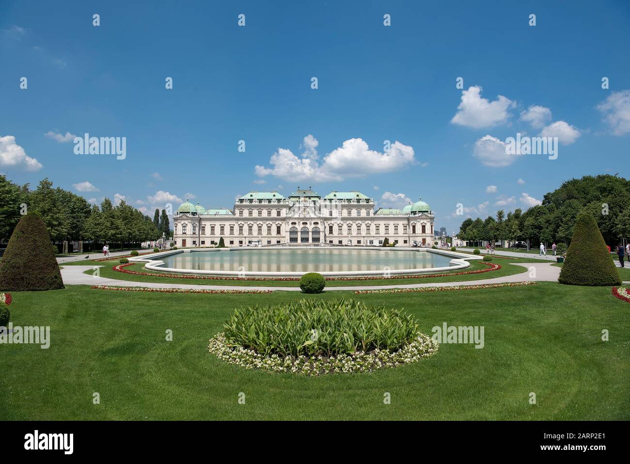 Wien, Österreich - 5. Juni 2019; Das obere Schloss Belvedere, eines der beiden Schlösser des Baroque Belvedere, in dem Kunstausstellungen und ein Pop stattfinden Stockfoto