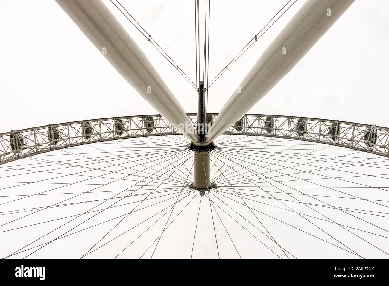 Das London Eye by Thames River im Herzen der Hauptstadt Großbritanniens Stockfoto