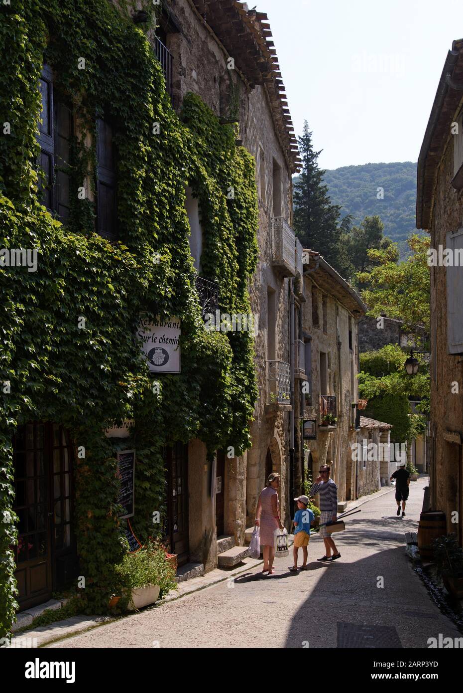 Saint-Guilhem-le-Désert, Languedoc-Roussillon, Frankreich, Europa Stockfoto