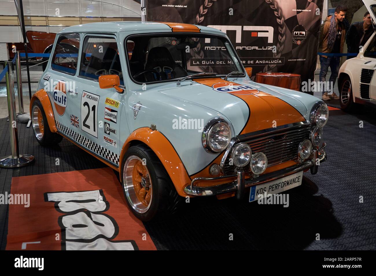 1991 Mini Mayfair "Gulf Turbo" 1380 cc Turbo 200 ps, Golffarben. Retro Málaga 2020, Andalusien, Spanien. Stockfoto
