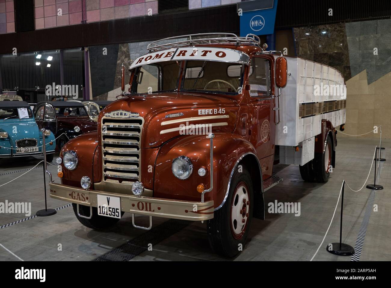 Spanischer LKW Ebro B45. Retro Málaga 2020, Andalusien, Spanien. Stockfoto