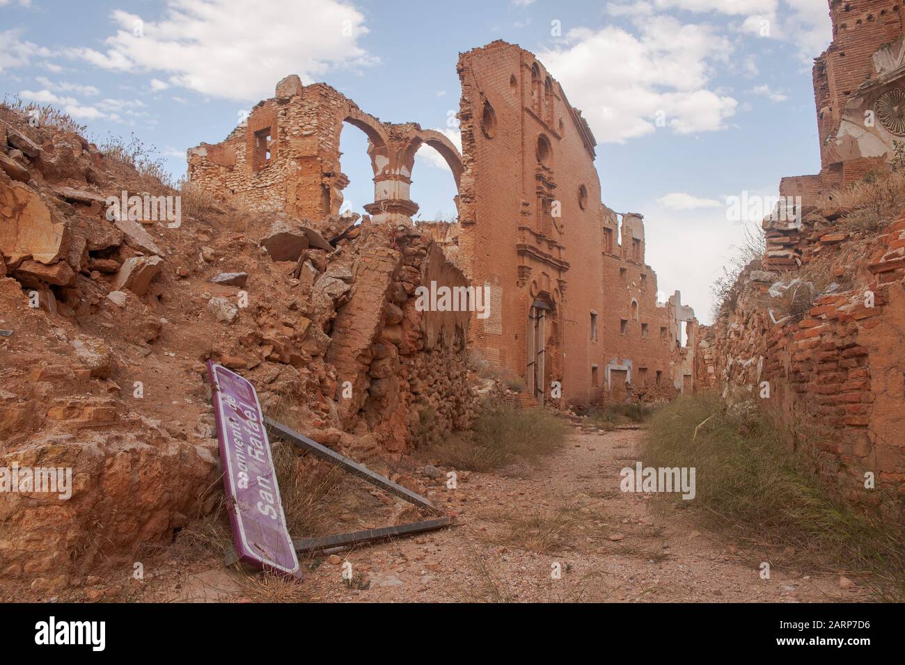 Ruinen des Dorfes Belchite, das durch Bombenangriffe auf den spanischen Bürgerkrieg zerstört wurde Stockfoto