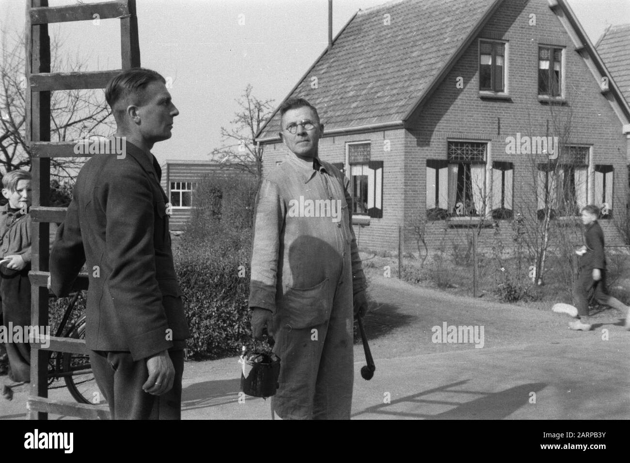 Beschneidung, Arbeiter, Häuser Datum: Undatierte Schlüsselwörter: Arbeiter, Häuser, Beschneidung Stockfoto