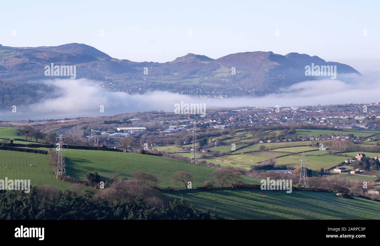 Blick auf den mit Nebel bedeckten River Conwy Stockfoto