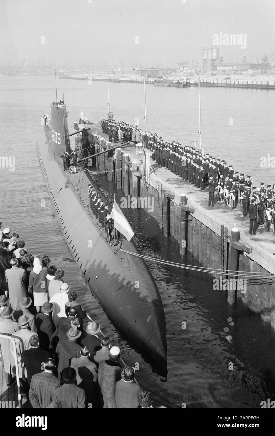 Einfügemarke Hf. Frau U-Boot Zeehond in Rotterdam Datum: 16. März 1961 Standort: Rotterdam, Zuid-Holland Schlüsselwörter: Intermissionen Stockfoto
