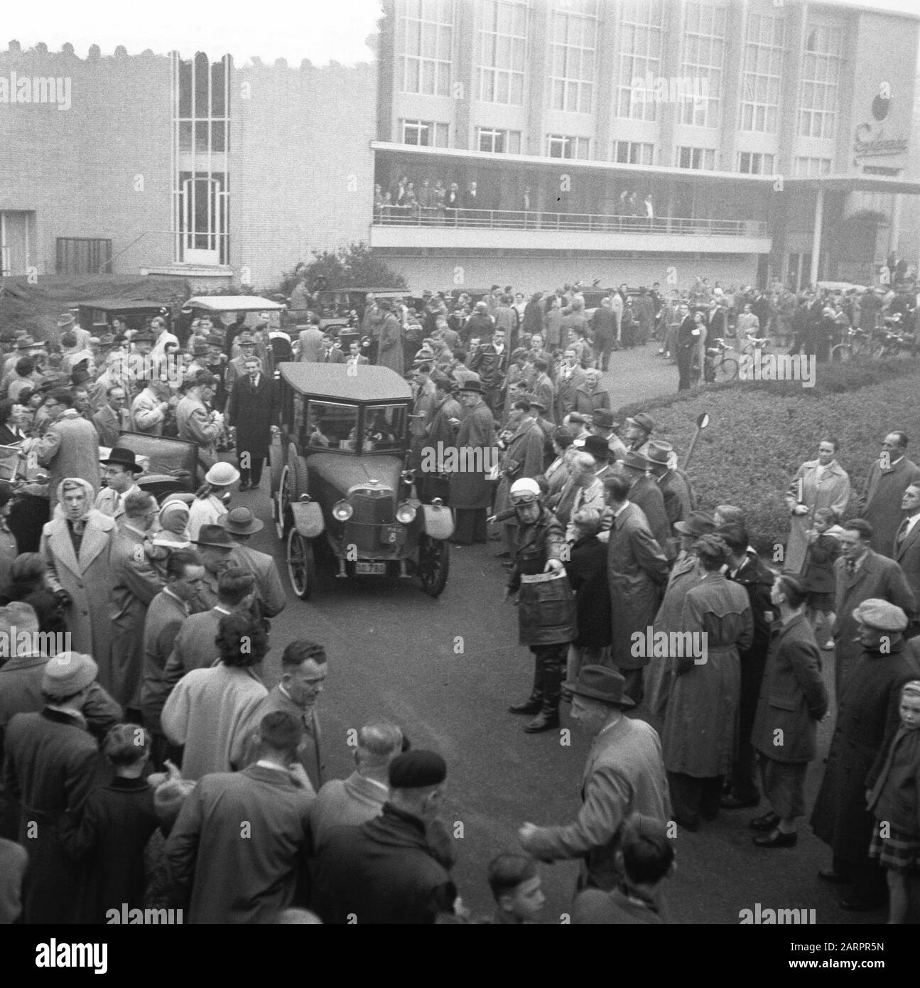 Erste Tradition vom Pioneer Automobile Club. Start In Utrechter Datum: 14. Oktober 1956 Standort: Utrechter Stockfoto