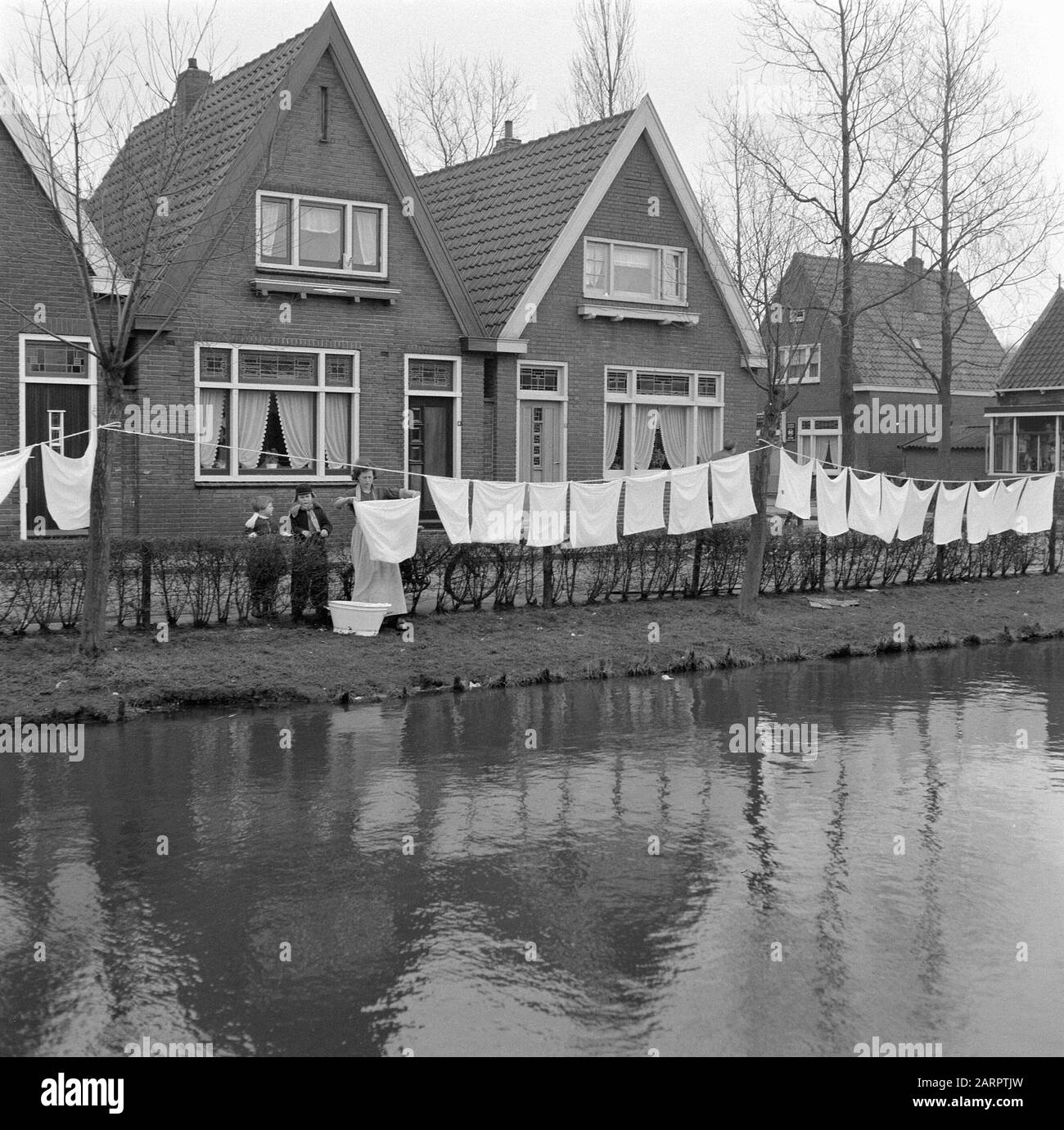 Serie Volendam Datum: 8. Februar 1957 Ort: Noord-Holland, Volendam Schlüsselwörter: Serie Stockfoto