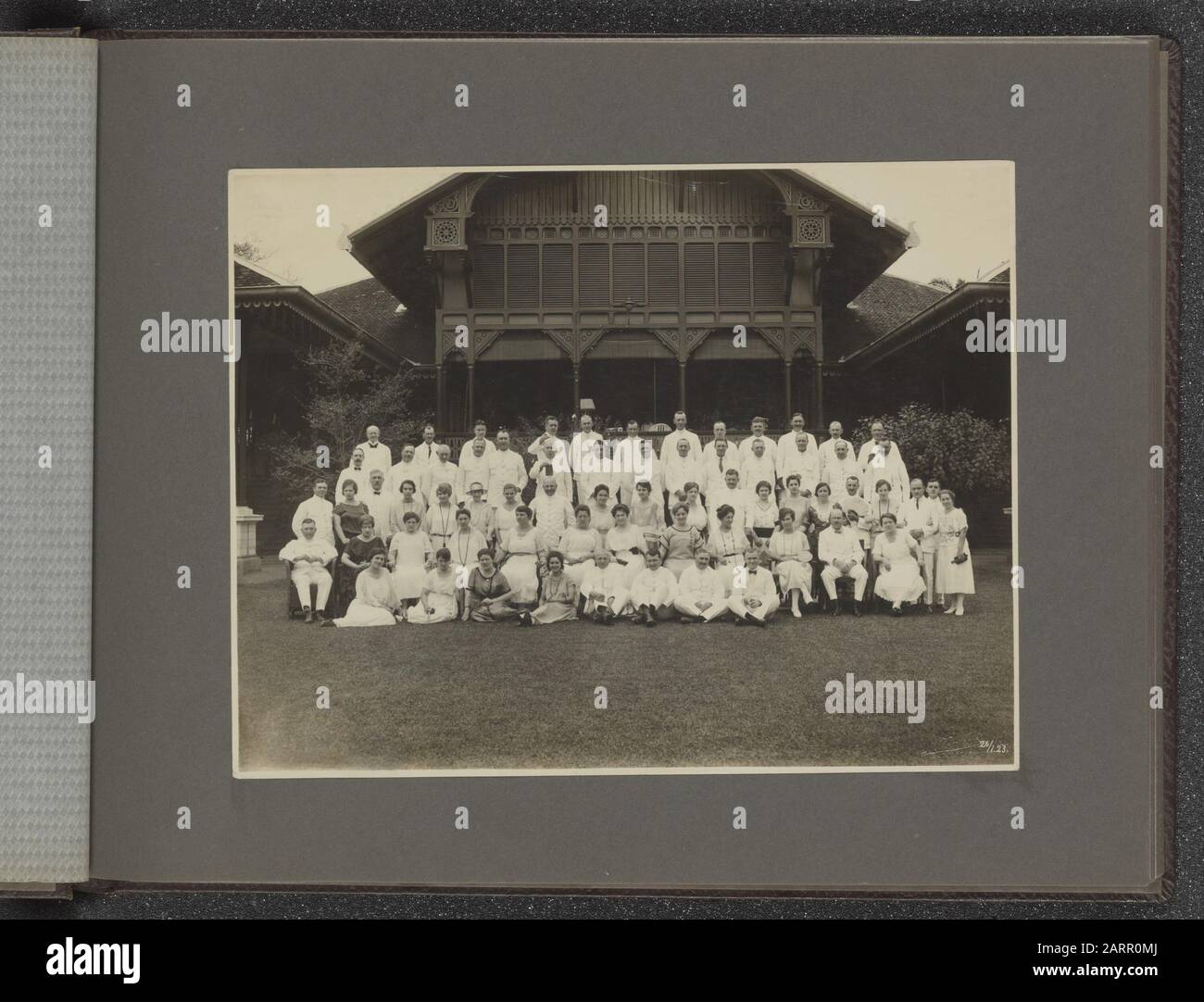 PhotoAlbum Deli Maatschappij: Personal, Vorstand und Gebäude (1910-1923, 1931) Gruppensport (Sumatra) Datum: 26. Januar 1923 Standort: Indonesien, Medan, Niederländisch-Ostindien, Sumatra Stockfoto