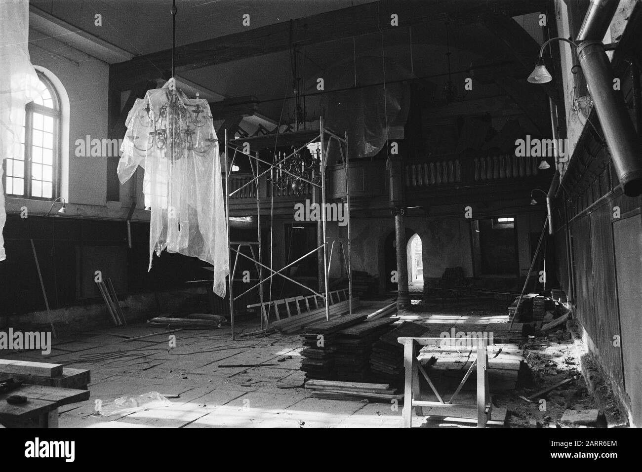 Restauration Petruskerk in Sloterdijk; Arbeit innerhalb des Datums: 20. Februar 1980 Schlüsselwörter: Kirchen, Restaurierungen Stockfoto
