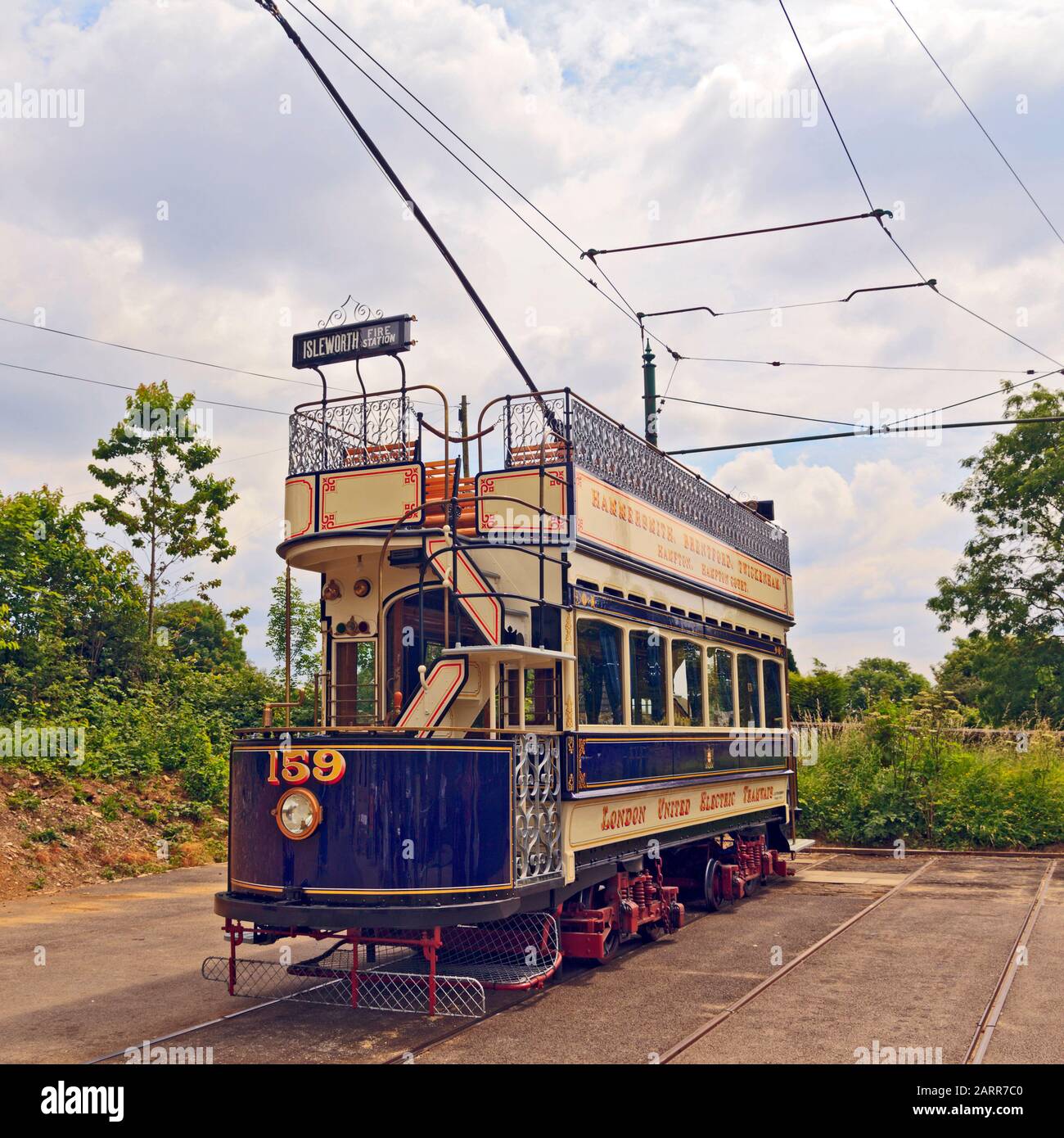 London über Kopf elektrische Triebwagen Crich Tramway Village Stockfoto